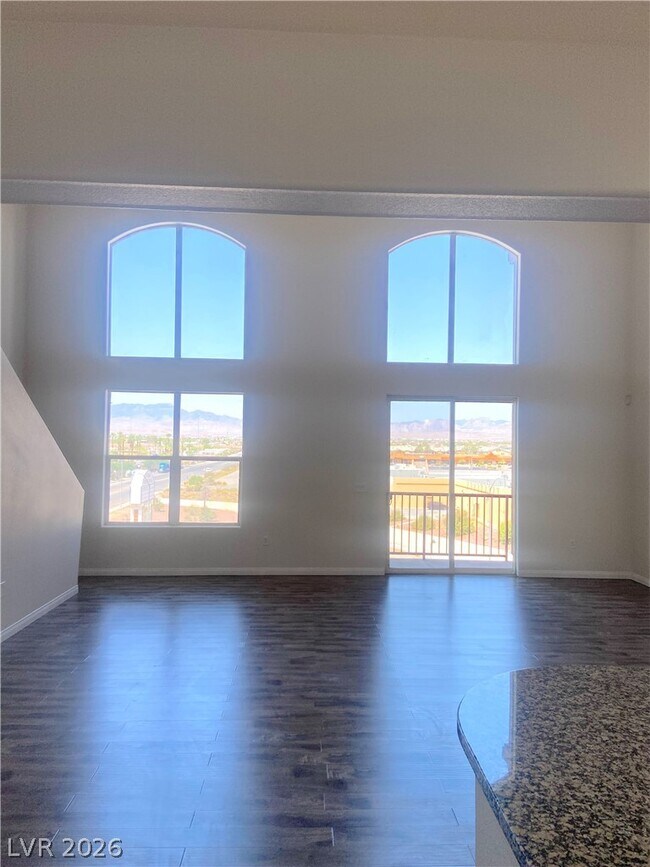 Building Photo - 20 E Serene Ave