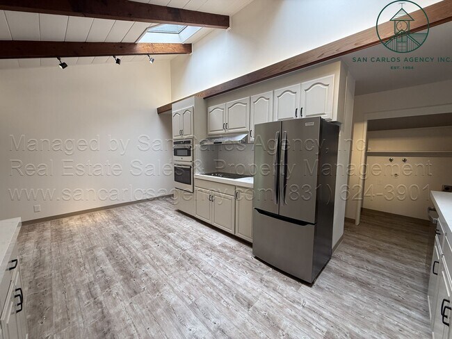 Building Photo - Remodeled Three Bedroom Upper Hatton Fields Home