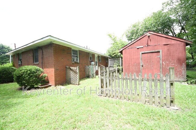 Building Photo - 4109 5th St