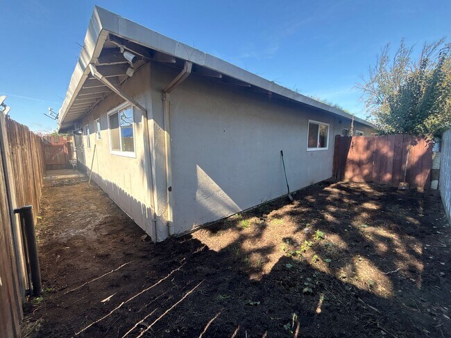 Building Photo - 826 Astor Dr