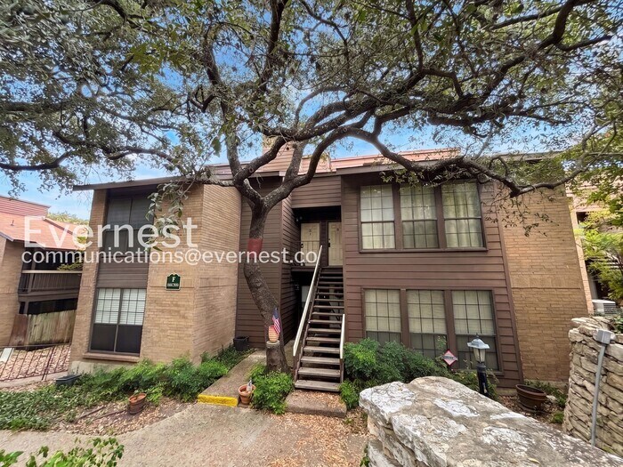 Building Photo - 8611 Datapoint Dr