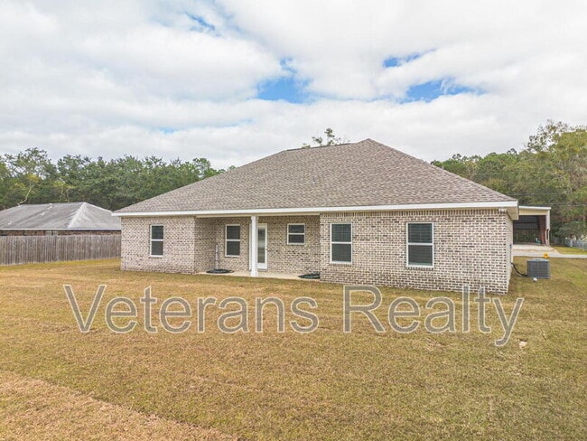 Building Photo - 833 Vee St