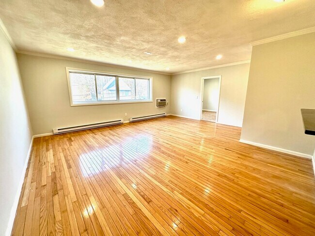 Building Photo - 26 Willis St