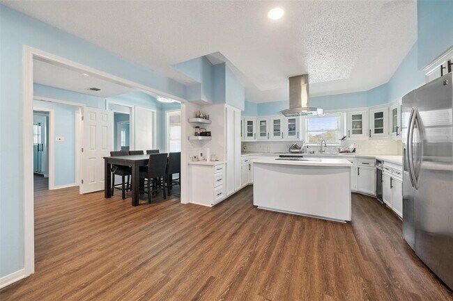 Building Photo - 77 Bayou Vista Dr