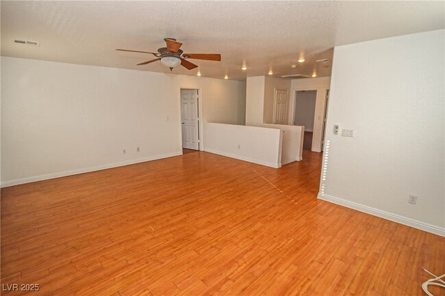 Building Photo - 132 Cadrow Castle Ct
