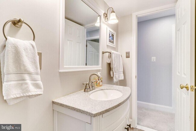 Building Photo - 6519 Engel Dr