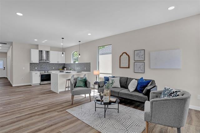 Building Photo - 705 E Hanna St