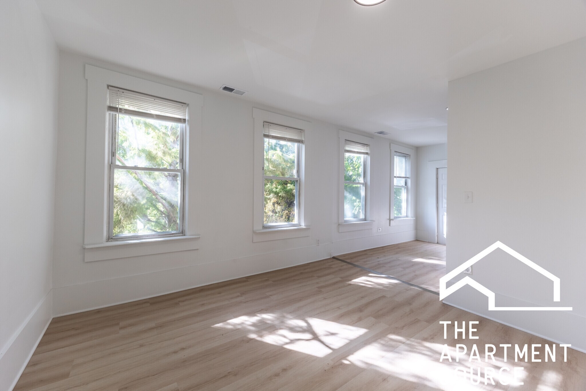 Building Photo - 2301 N Leavitt St