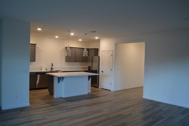 Building Photo - 573 Bedfordshire Dr
