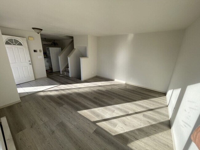 Building Photo - Coming Soon! Beautifully Remodeled 3-Bedro...