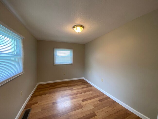 Building Photo - Available June 5th, 2026!