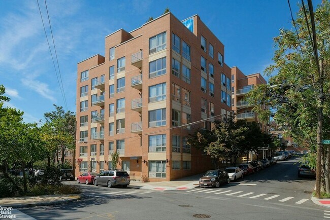 Building Photo - 3585 Greystone Ave