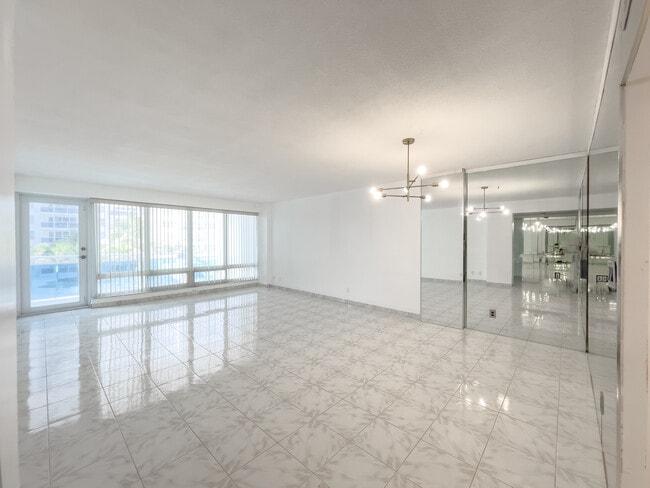 Building Photo - 3430 Galt Ocean Dr