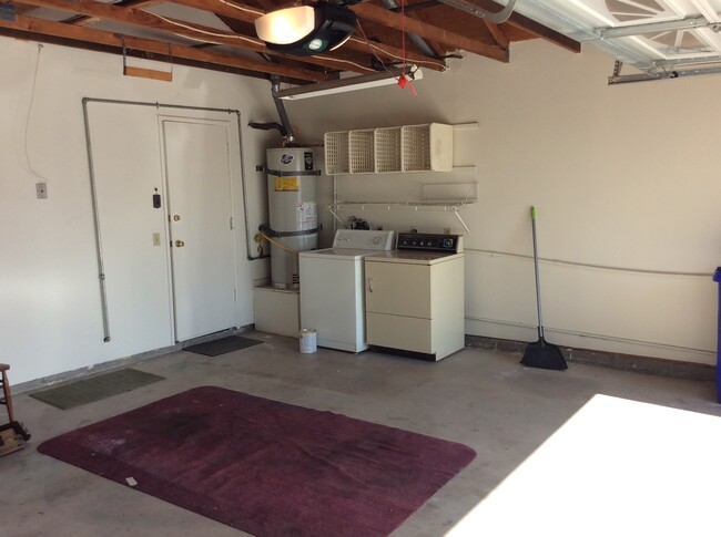 laundry in garage - 2014 Costa Vista Way