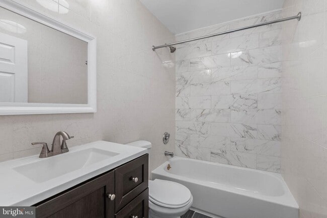 Building Photo - 402 Hoffman St