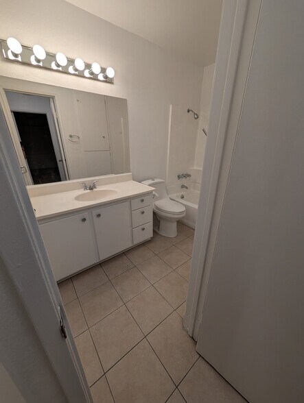 Building Photo - 20234 Cantara St