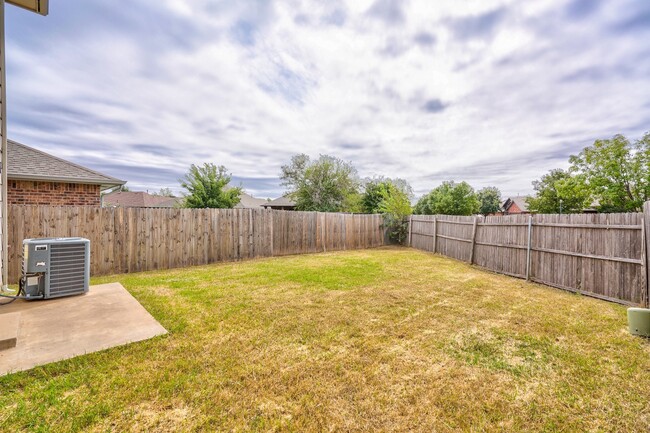 Building Photo - Charming 2-Story Duplex in Gated Community...