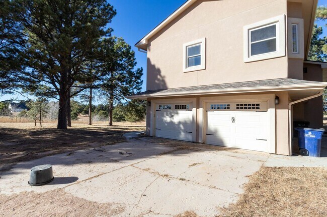 Building Photo - Spacious Country Retreat on 5.5 Acres | Barn, Deck & Pikes Peak View!!