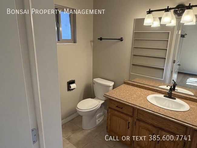 Building Photo - 1189 S 200 E