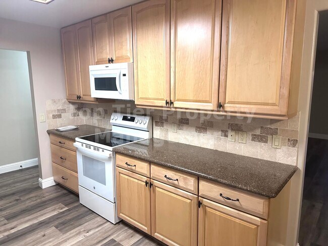 Building Photo - Very nice 4 Bed/2 Bath /1,250 square foot house in Concord available April 1st! Features and amen...