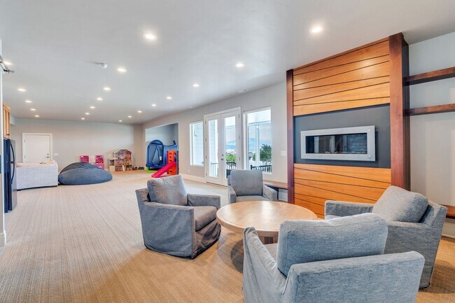 Building Photo - 2872 N Sorrel Dr