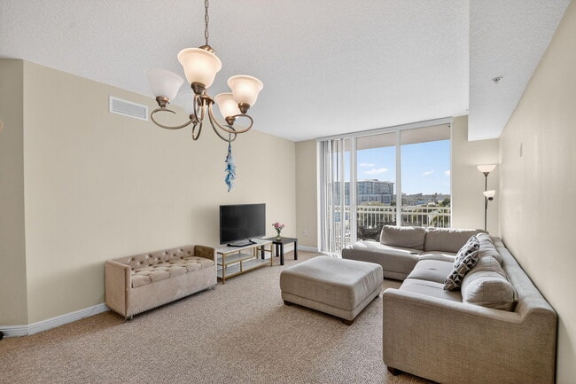 Building Photo - 350 N Federal Hwy