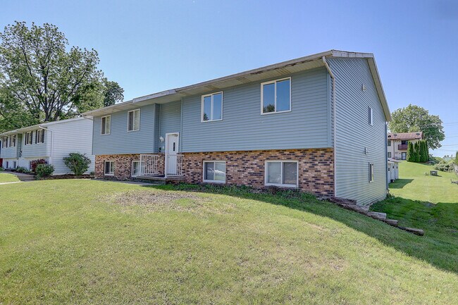 Building Photo - 301 Linde St