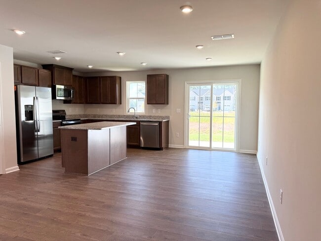 Building Photo - Modern 3-Bedroom Townhouse with Garage & P...