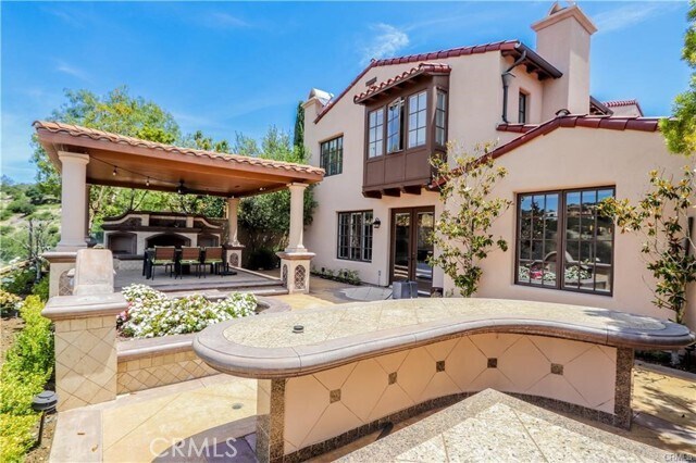 Building Photo - 15 Shadowcast