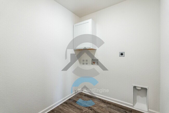 Building Photo - 1155 Gallery Dr