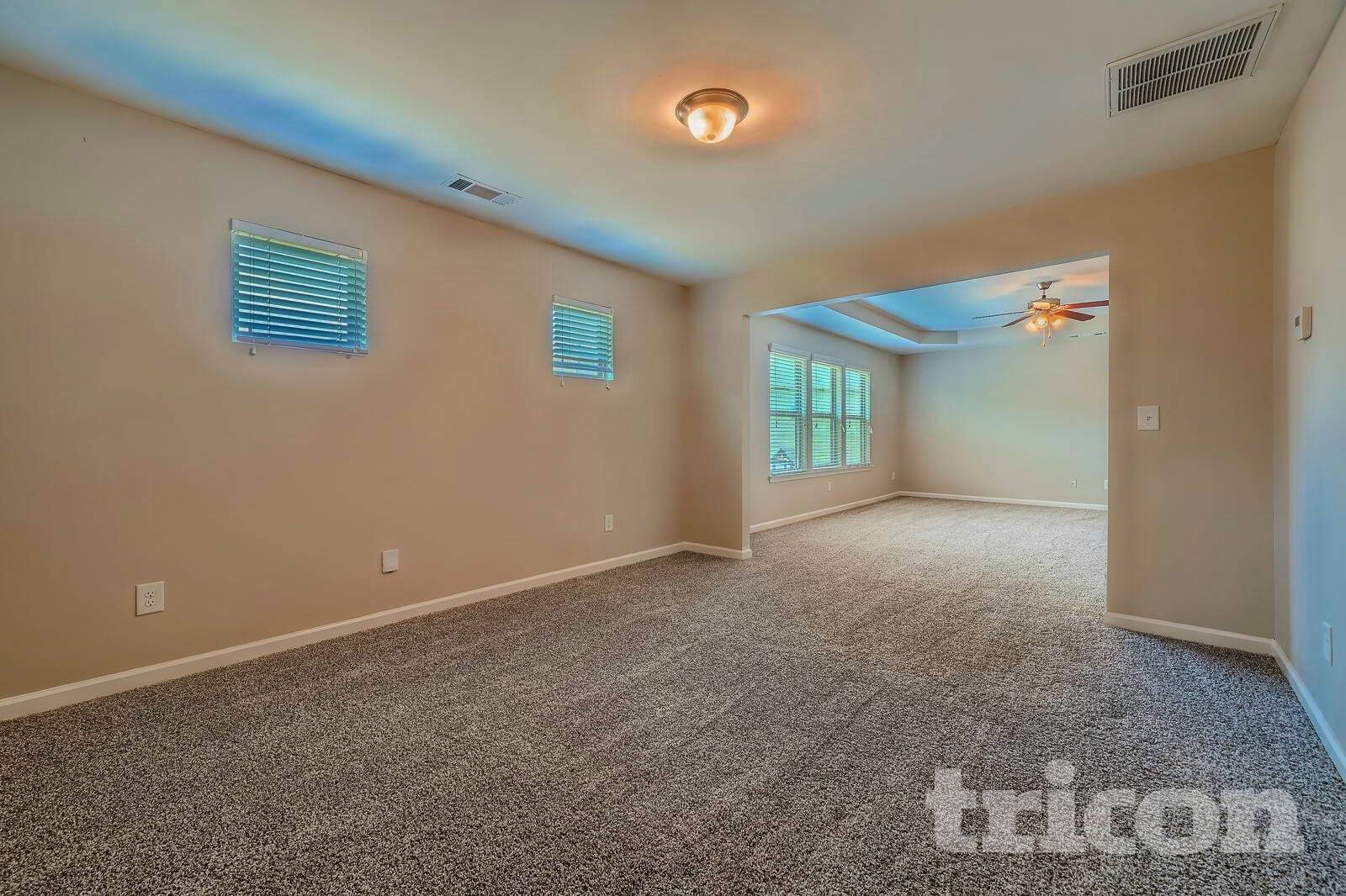 Building Photo - 8000 Hillside Climb Wy