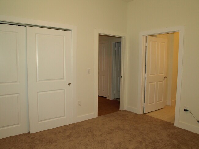 roomy bedrooms - 2400 Louis Henna Blvd