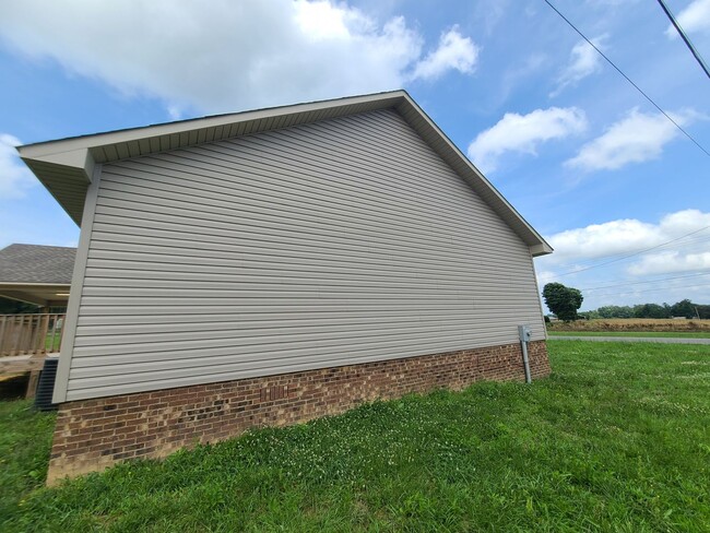 Building Photo - Vinemont/Cullman Area