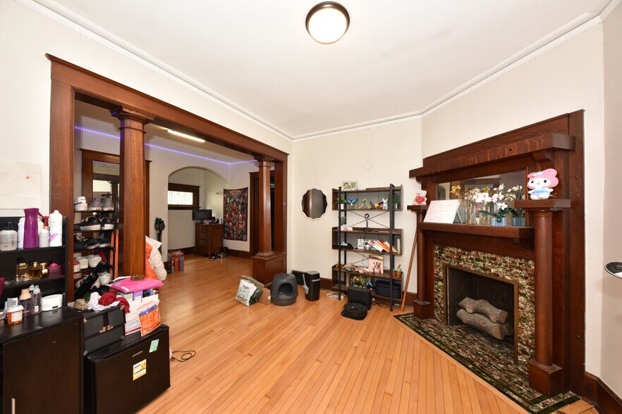 Living View 2 - 2855 N Murray Ave