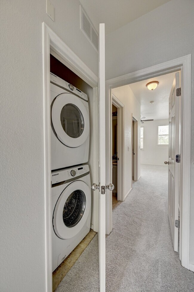 Building Photo - 2,640.95, 2 Bed, 2.5 Bath Townhome in Arvada with Central AC, and attached Garage!