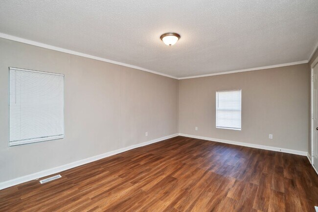 Building Photo - Bessemer Gem! Modern Renovation, Huge Living Room, Great Location