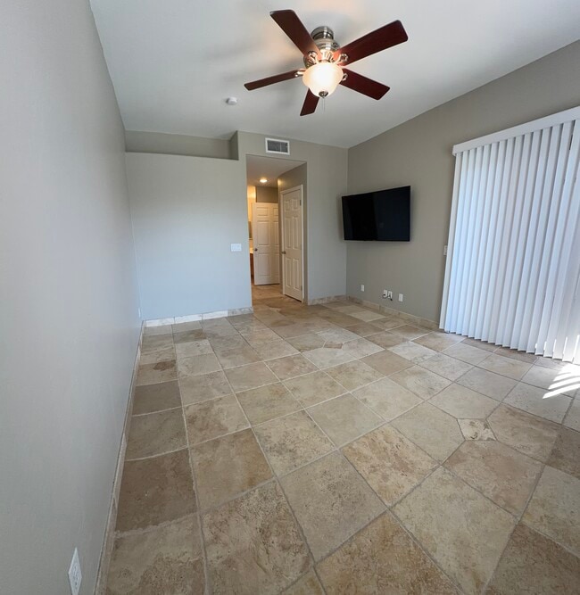 Building Photo - 205 N 74th St