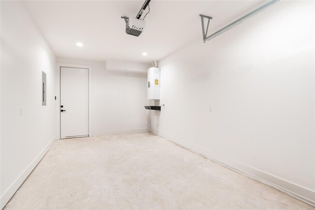 Building Photo - 3001 E 51st St