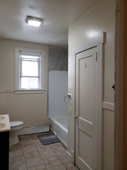 Building Photo - 309 W Beaver Ave