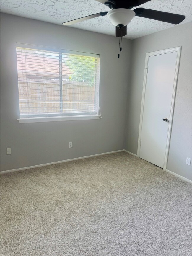 Building Photo - 15702 Roxton Ridge Dr