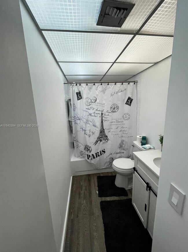 Building Photo - 8005 SW 107th Ave