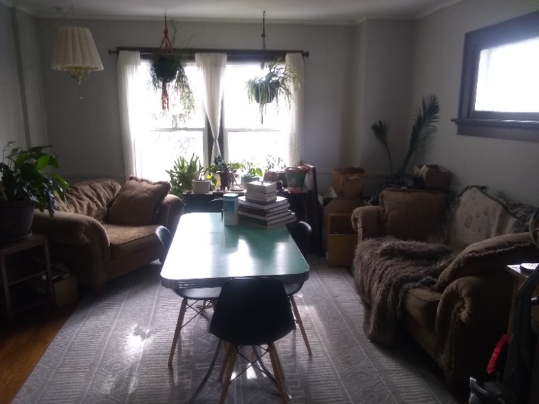 Building Photo - 167 E Longview Ave