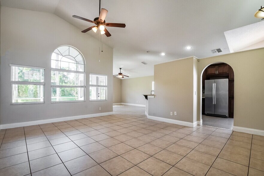 Building Photo - 2714 Cahill Way