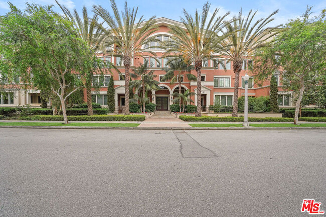 Building Photo - 6241 Crescent Park W