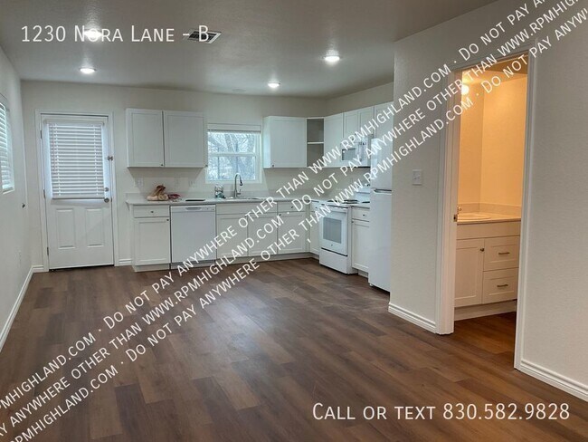 Building Photo - MOVE IN SPECIAL!! FIRST TIME RENTAL! Beaut...