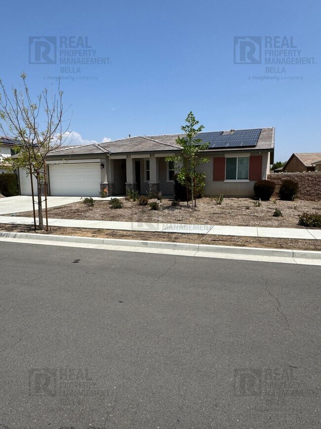 Building Photo - Single-Story Comfort & Style in Prime Heme...