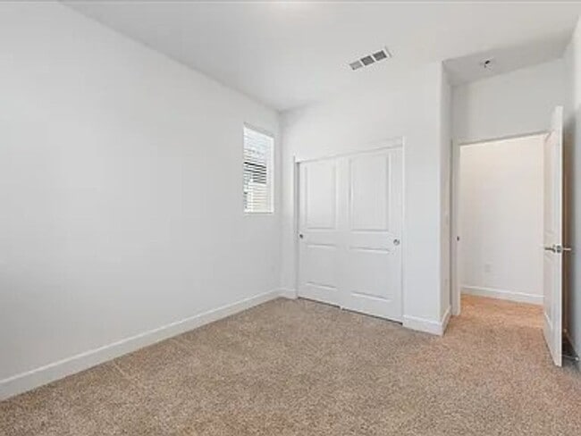 Building Photo - Beautifully maintained home located in a quiet, desirable Pittsburg neighborhood.