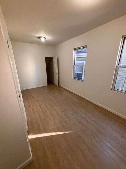 Building Photo - 60 S 12th St