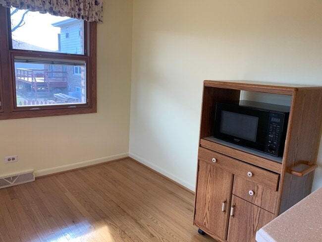 Building Photo - 7609 Hayenga Ln