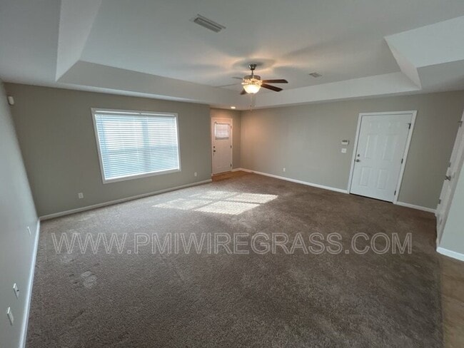Building Photo - 214 Winterberry Way